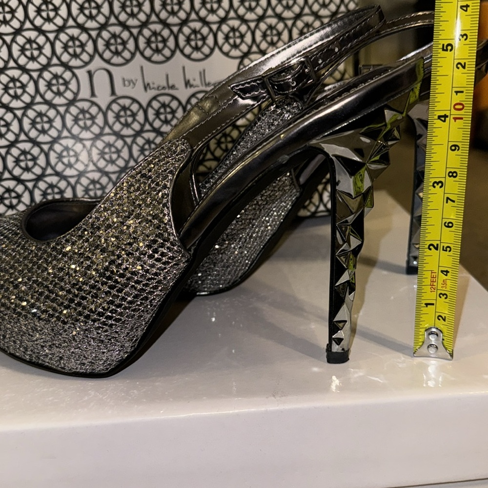 Heels - Picture 7 of 8
